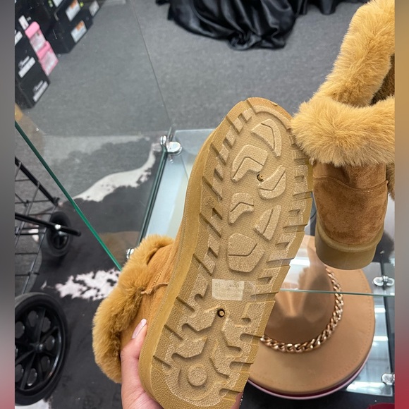 Brown Platform Winter Boots ❄️ - Picture 4 of 4